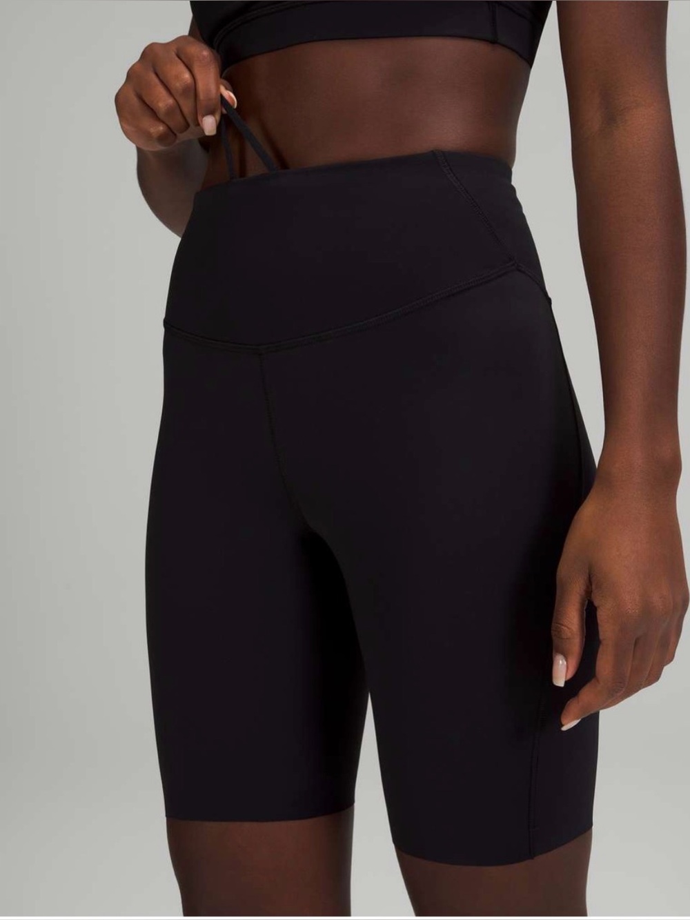Lululemon Base Pace High-Rise Short 8"
Black Size 6 NWOT